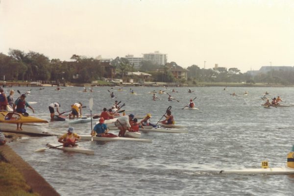1993 Australian Canoe Marathon Titles. Starting Area. Centre of picture Marilyn Drynan 
Yellow Cap with John Van Ryt.